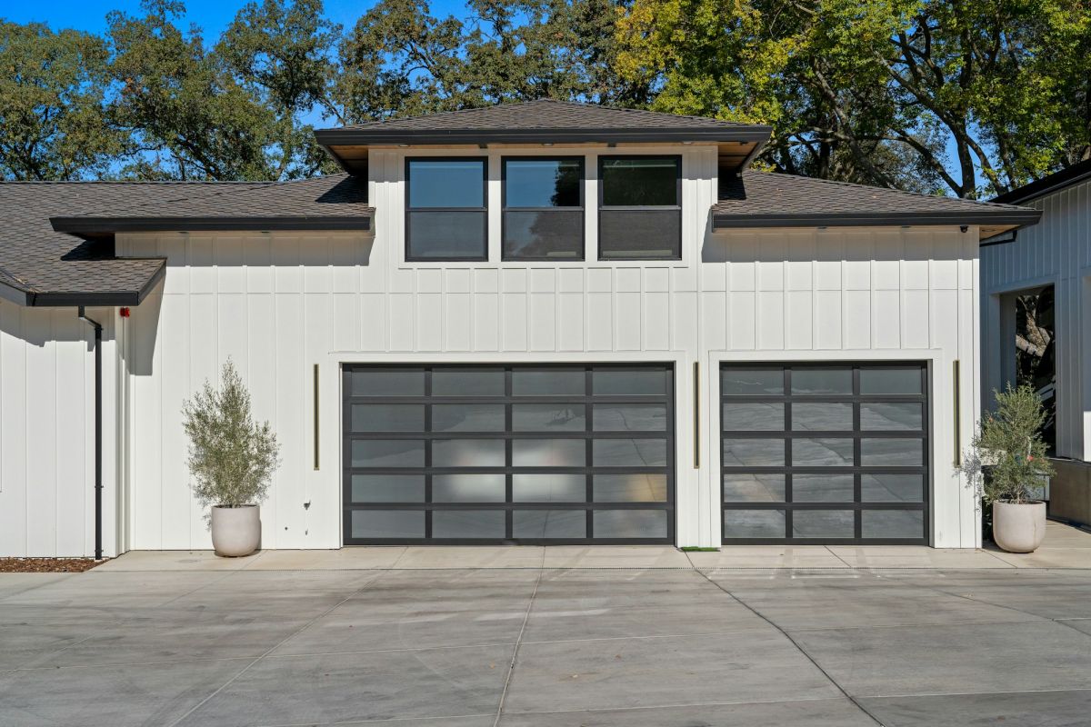 Garage mit Studio — Doppelgarage 48 m²