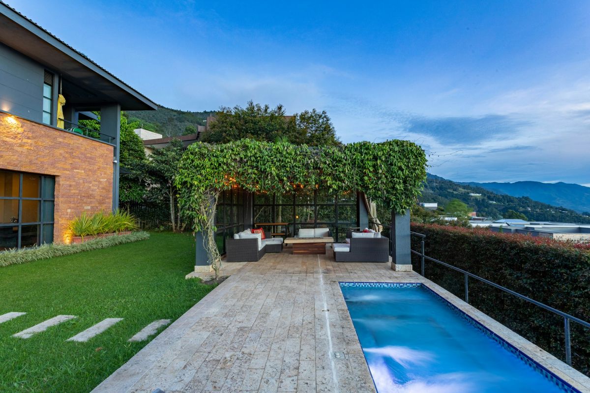 Pool-Lounge — Pergola mit Gründach 24 m² · Bild 1