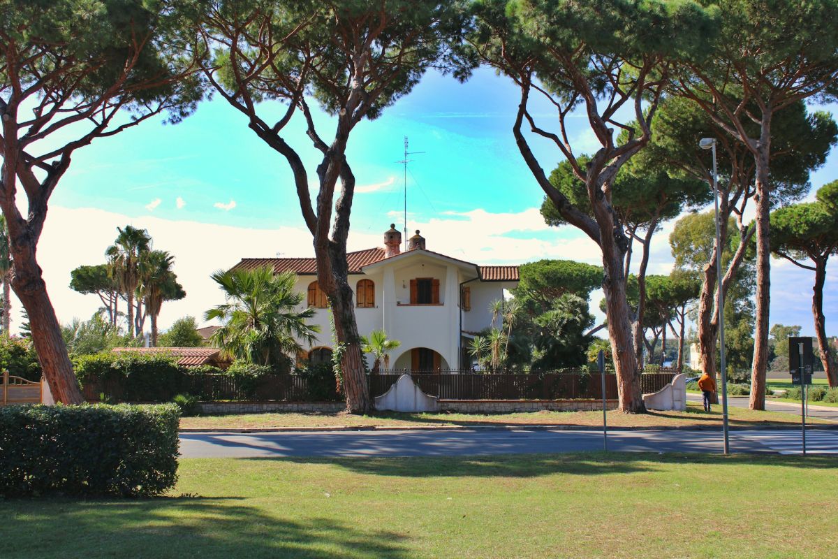 Villa dei Pini — 310 m² unter Pinien