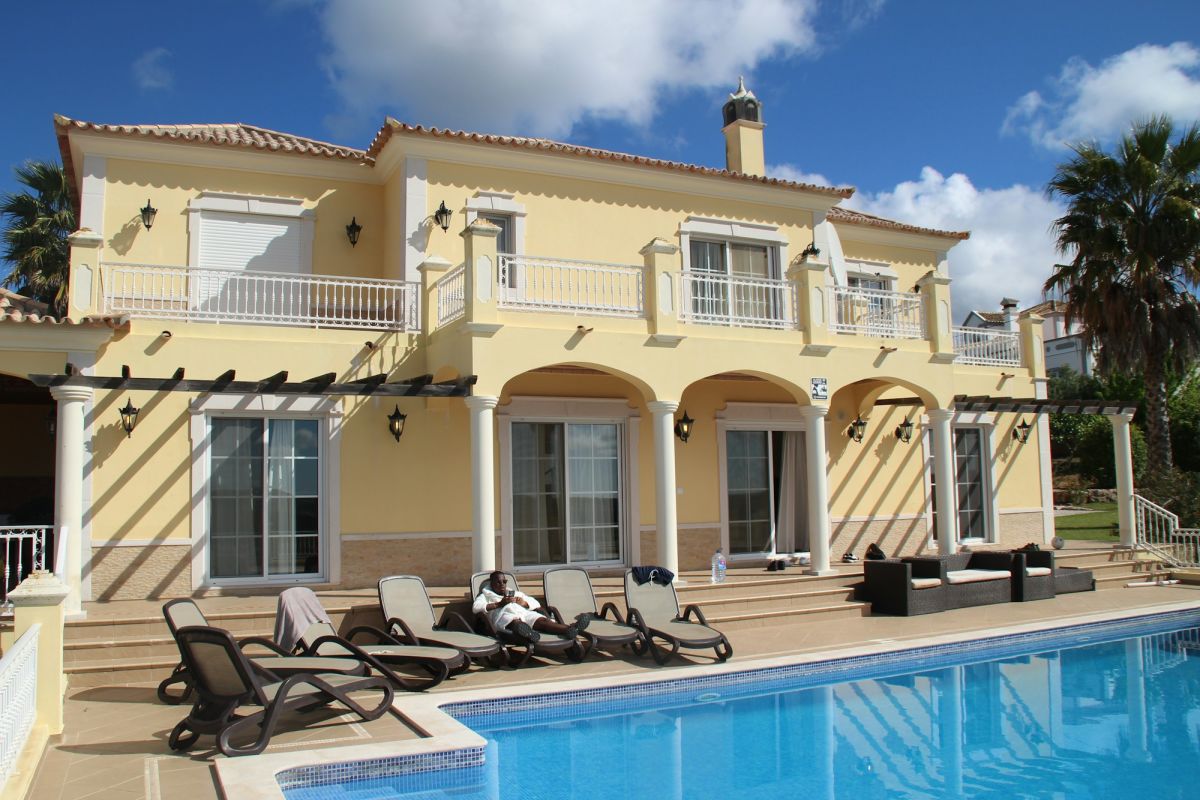 Villa Mediterranea — 246 m² mit Arkaden