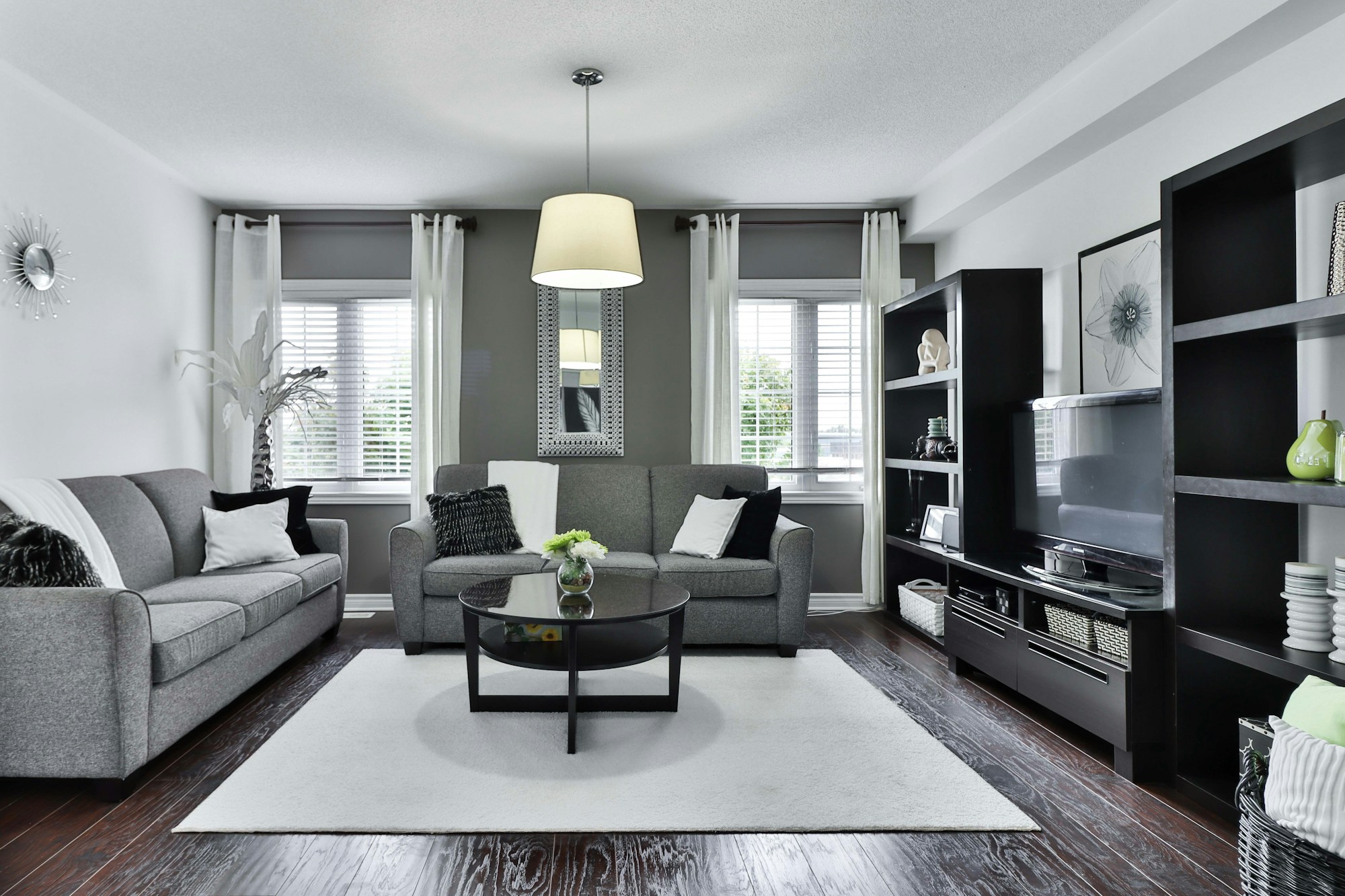 Flugdach-Haus — 184 m² mit Glasgiebeln · Bild 2