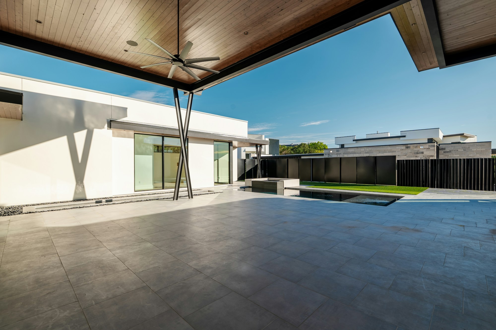 Hofbungalow Weiß — 188 m² mit Loggia