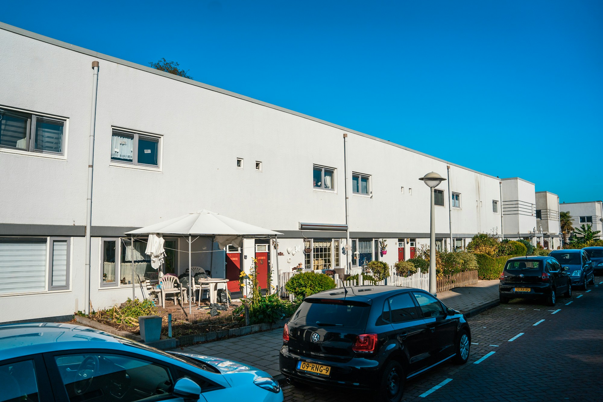 Reihe Weiß — 8 Reihenhäuser à 105 m² · Bild 1
